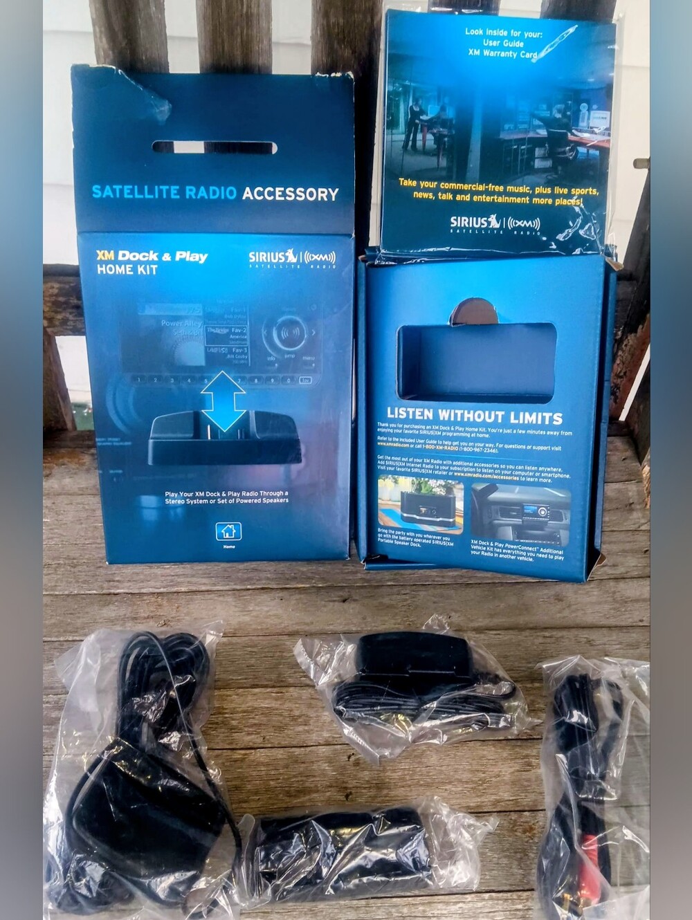 New Open Box SiriusXM Dock & Play Home Kit XADH1 Audio Cradle Antenna Power Cord